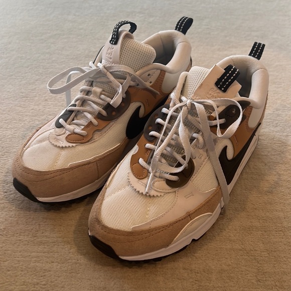 Nike Shoes - Nike Air Max - size 8